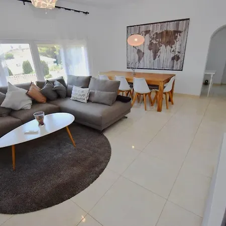 Family Pool Sea Views & Walk To *