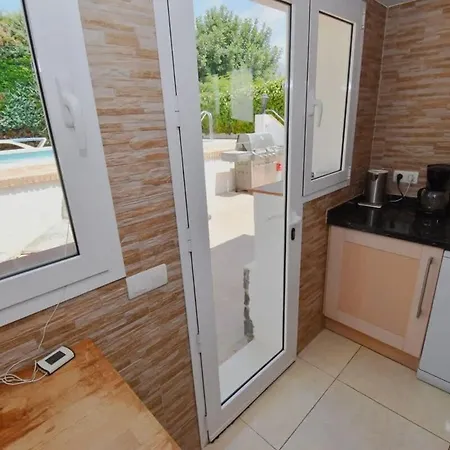 Villa Family Pool Sea Views & Walk To *