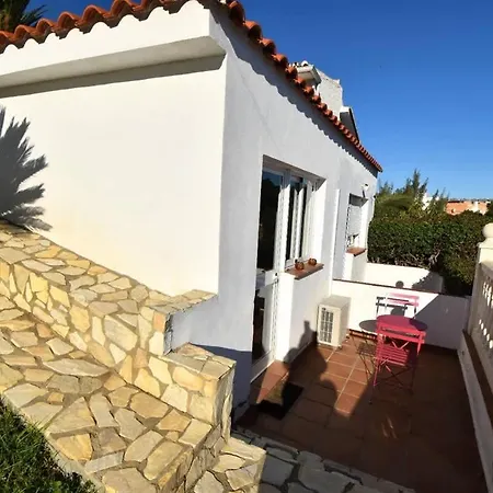 Family Pool Sea Views & Walk To Villa