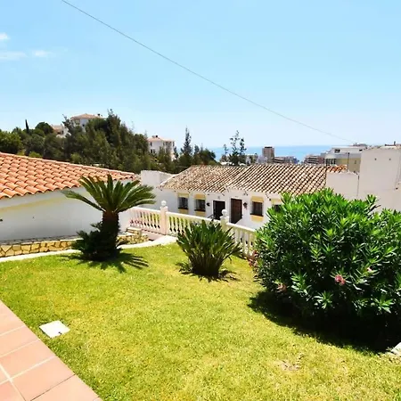 Family Pool Sea Views & Walk To Villa
